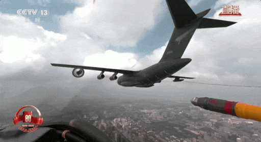 银铺子配资 阅兵最帅女机长，驾机飞过天安门